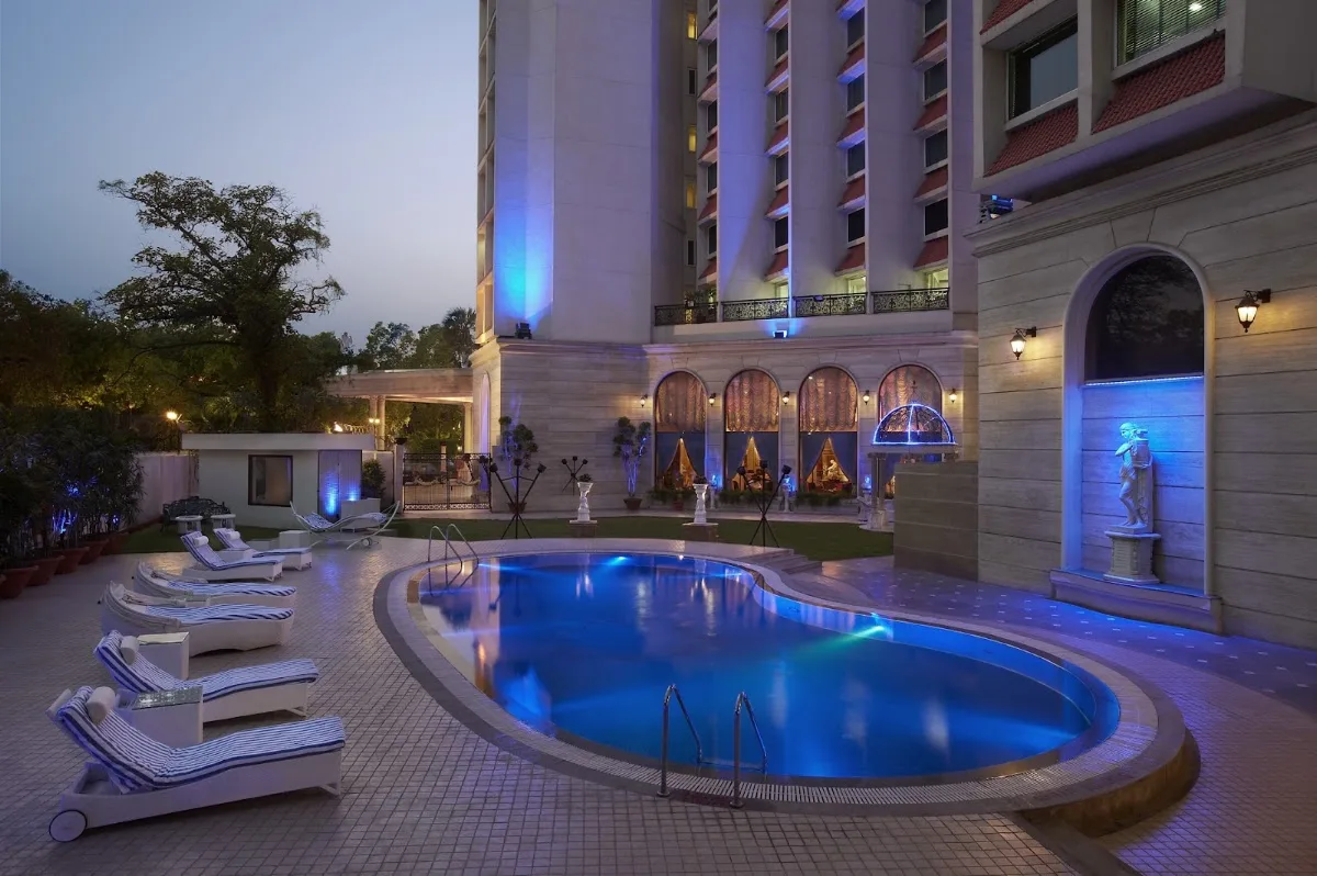 Hotel The Royal Plaza